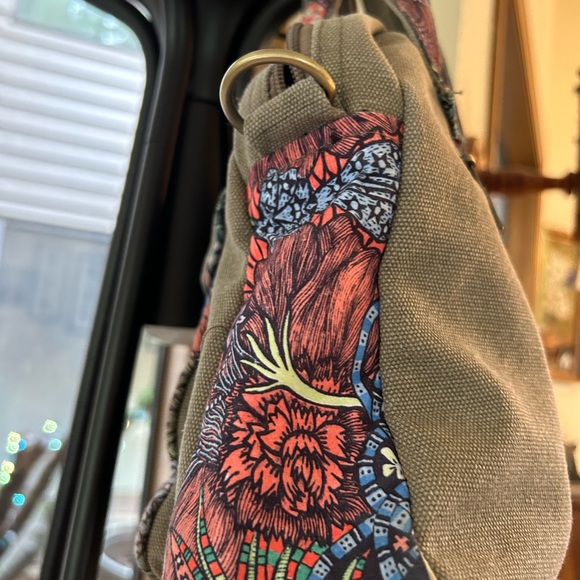 Butterfly black canvas floral bag satchel style. - Picture 4 of 7